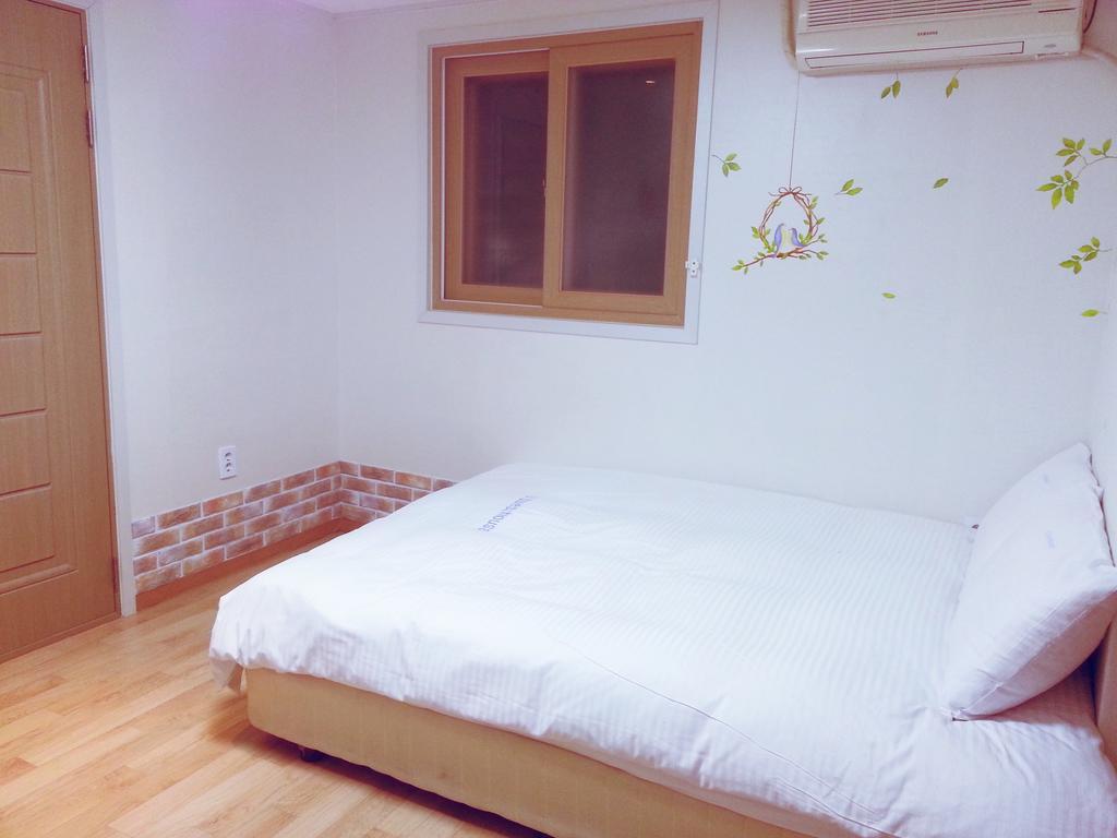 Iu Guest House Myeongdong Seul Cameră foto
