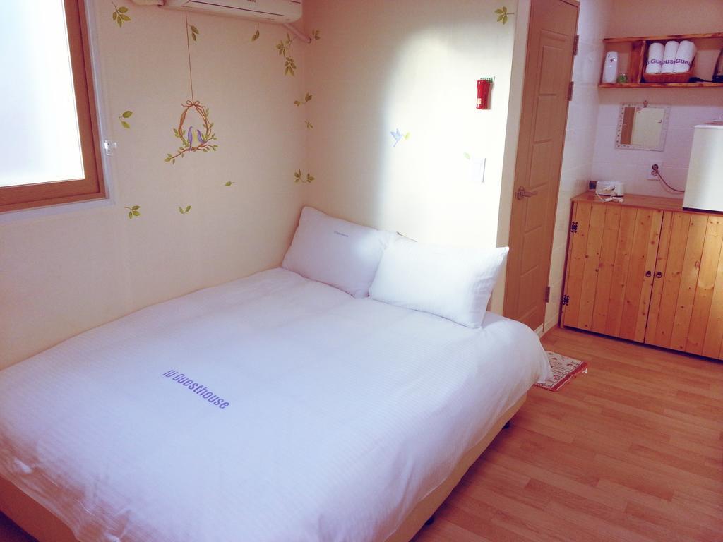 Iu Guest House Myeongdong Seul Cameră foto